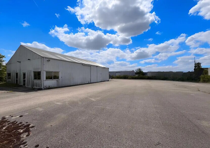 Flex in Amiens for lease - Building Photo - Image 2 of 5