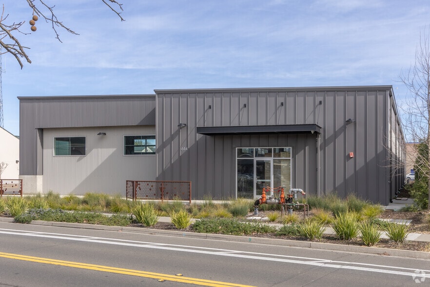 614 Cantrill Dr, Davis, CA for lease - Primary Photo - Image 1 of 7