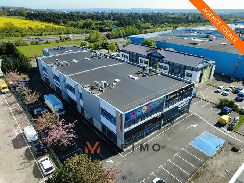Office in Orgeval for sale Building Photo- Image 1 of 10