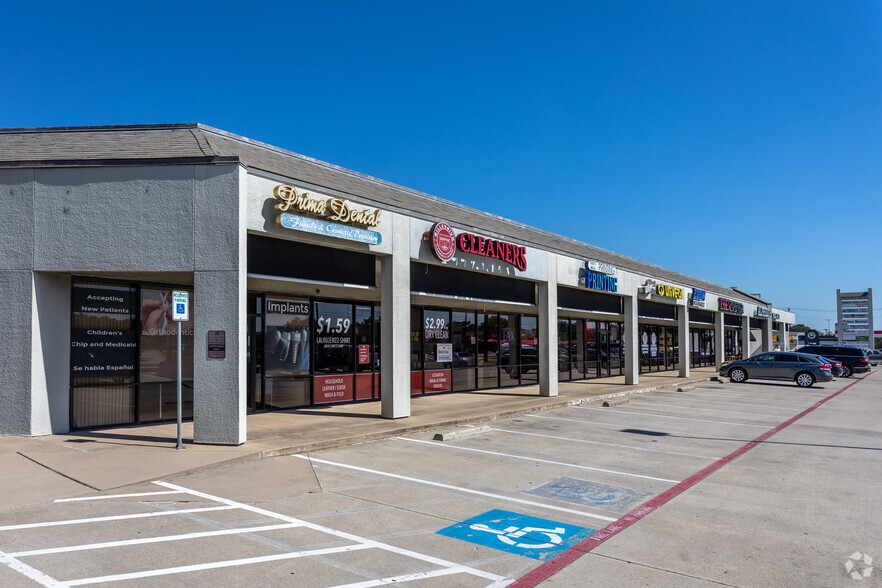 4043 E Trinity Mills Rd, Dallas, TX for lease - Building Photo - Image 2 of 6