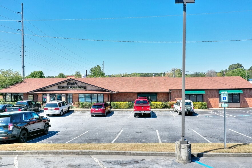 1102 W Spring St, Monroe, GA for sale - Building Photo - Image 2 of 72