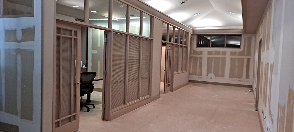 28-30 N Marengo Ave, Pasadena, CA for sale - Interior Photo - Image 3 of 11