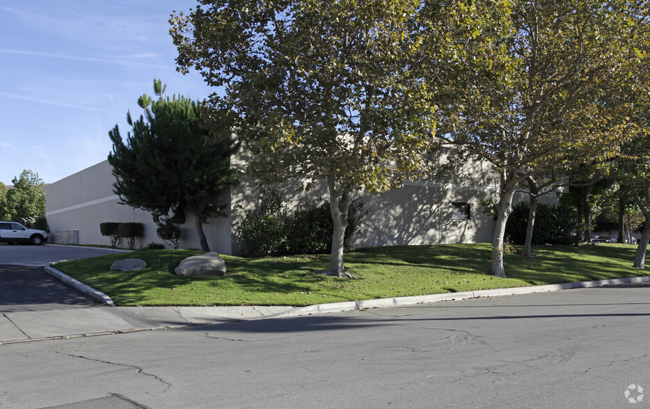 601 Lunar Ave, Brea, CA for lease - Building Photo - Image 3 of 3