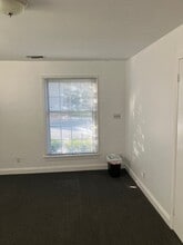 27 Pine St, New Canaan, CT for lease Interior Photo- Image 2 of 3