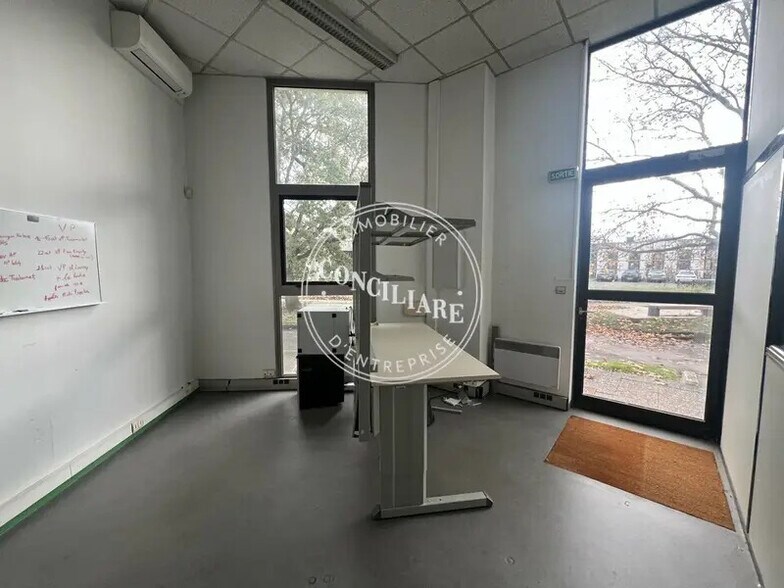 71 Rue Ampère, Labège for lease - Interior Photo - Image 3 of 7