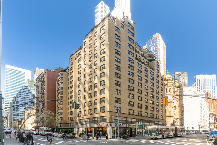 642 Lexington Ave, New York, NY for lease - Primary Photo - Image 2 of 8