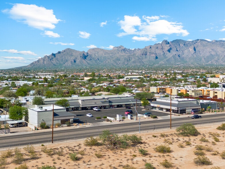 680-720 W Prince Rd, Tucson, AZ for lease - Building Photo - Image 1 of 11