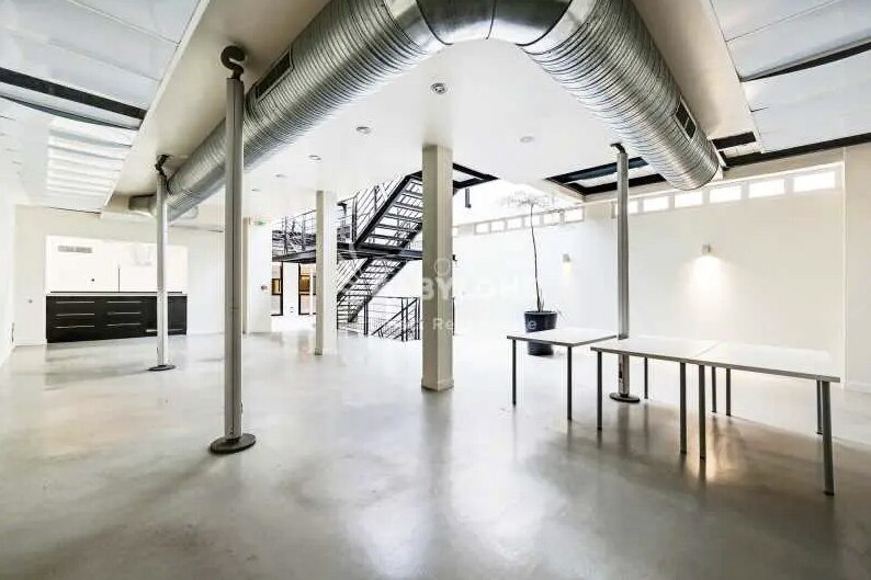 Levallois-Perret, HDS 92300 - Unit 01 - - Interior Photo - Image 1 of 8