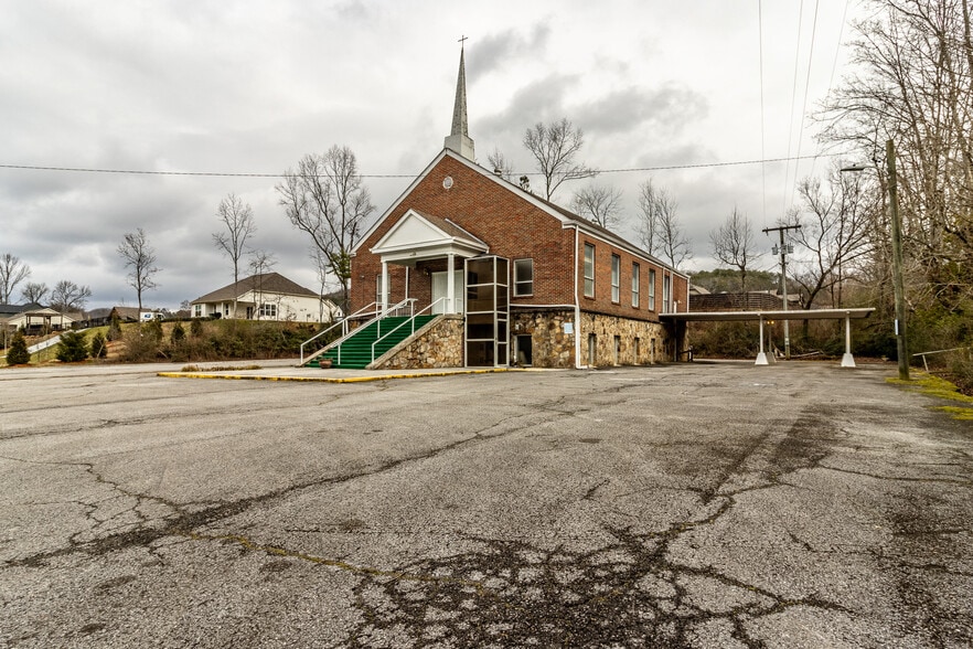 5502 Dayton Blvd, Chattanooga, TN for sale - Building Photo - Image 2 of 37