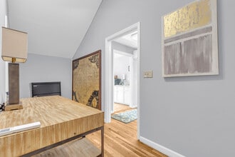 100 Whitsett St, Greenville, SC for lease Interior Photo- Image 2 of 6