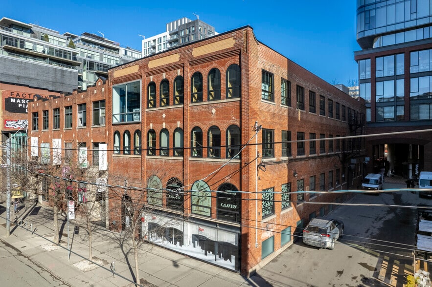 624 King St W, Toronto, ON for sale - Primary Photo - Image 1 of 1