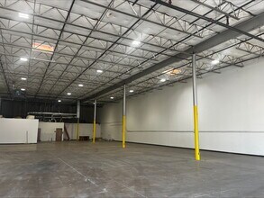 11110-11120 Grader St, Dallas, TX for lease Interior Photo- Image 1 of 3