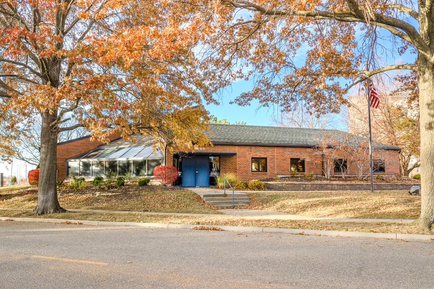 8880 Ballentine St, Overland Park, KS for sale - Building Photo - Image 3 of 103