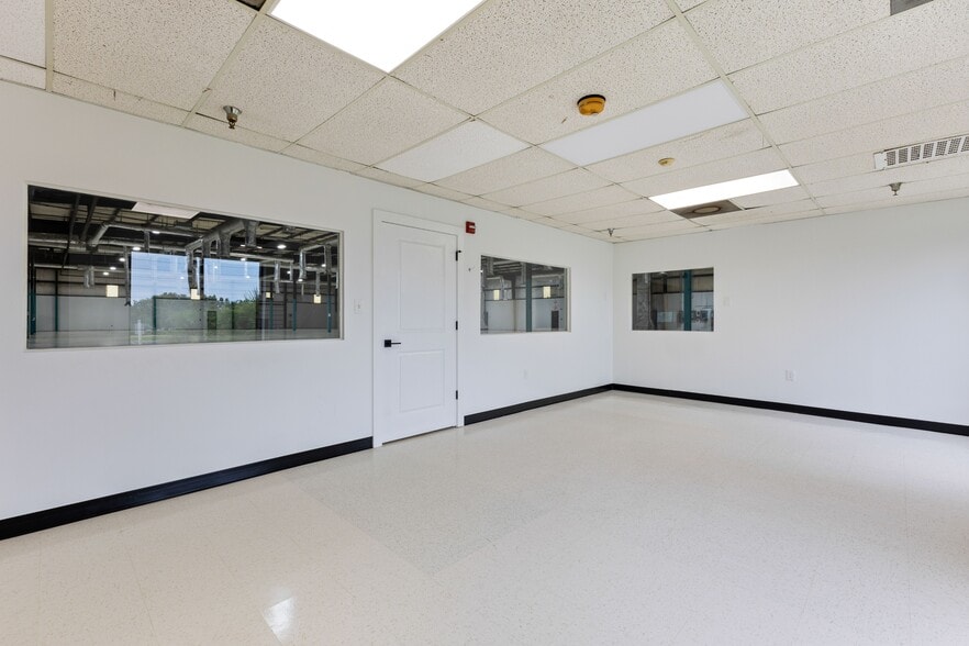 14748 W Colonial Dr, Winter Garden, FL for sale - Building Photo - Image 2 of 10