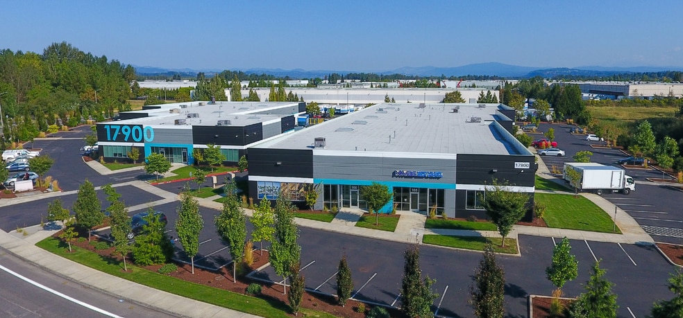 17900 NE Riverside Pkwy, Portland, OR for lease - Building Photo - Image 1 of 4