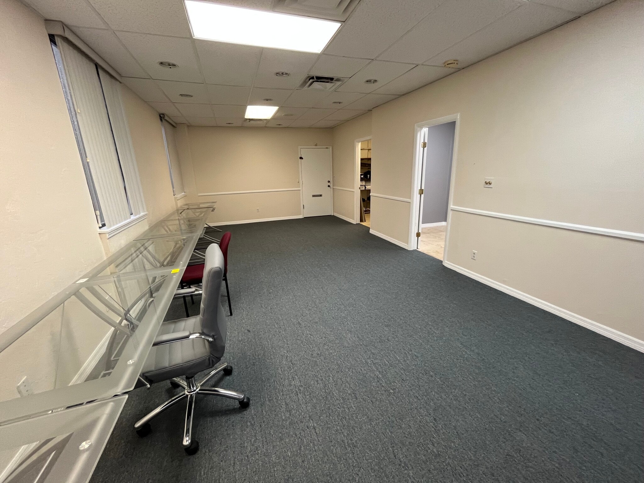 3949 Evans Ave, Fort Myers, FL for lease Interior Photo- Image 1 of 4