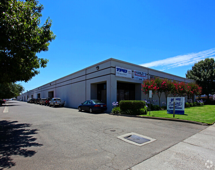 8530 Fruitridge Rd, Sacramento, CA for lease - Building Photo - Image 2 of 23