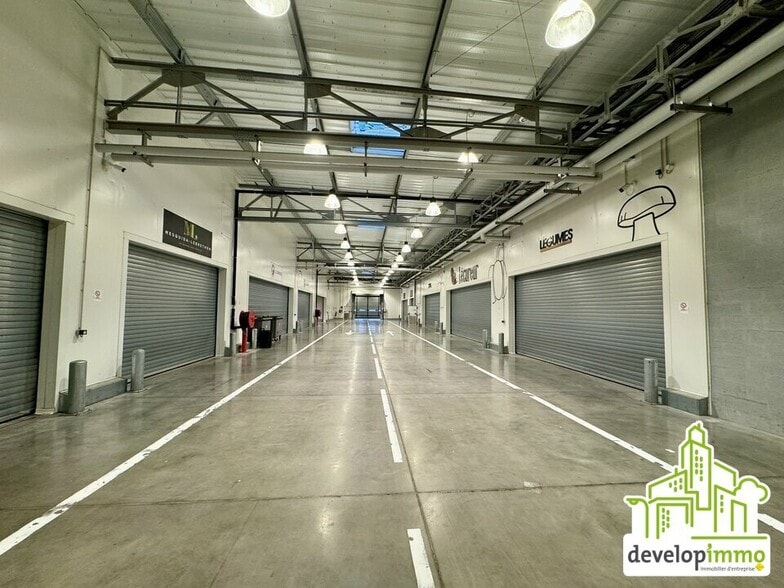 Industrial in Soliers for lease - Interior Photo - Image 2 of 16