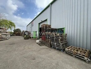 Flex in Marcilly-d'Azergues for lease Building Photo- Image 1 of 8
