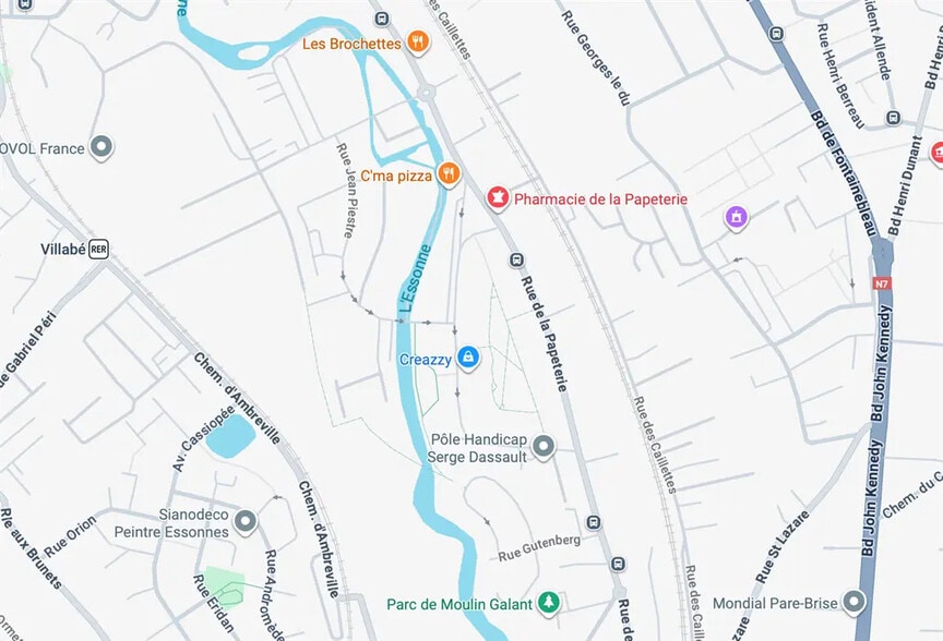 Retail in Corbeil-Essonnes for lease - Building Photo - Image 1 of 2