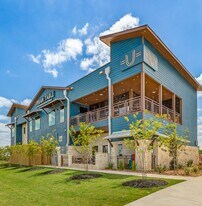 3006 Barron Rd, College Station TX - Bar