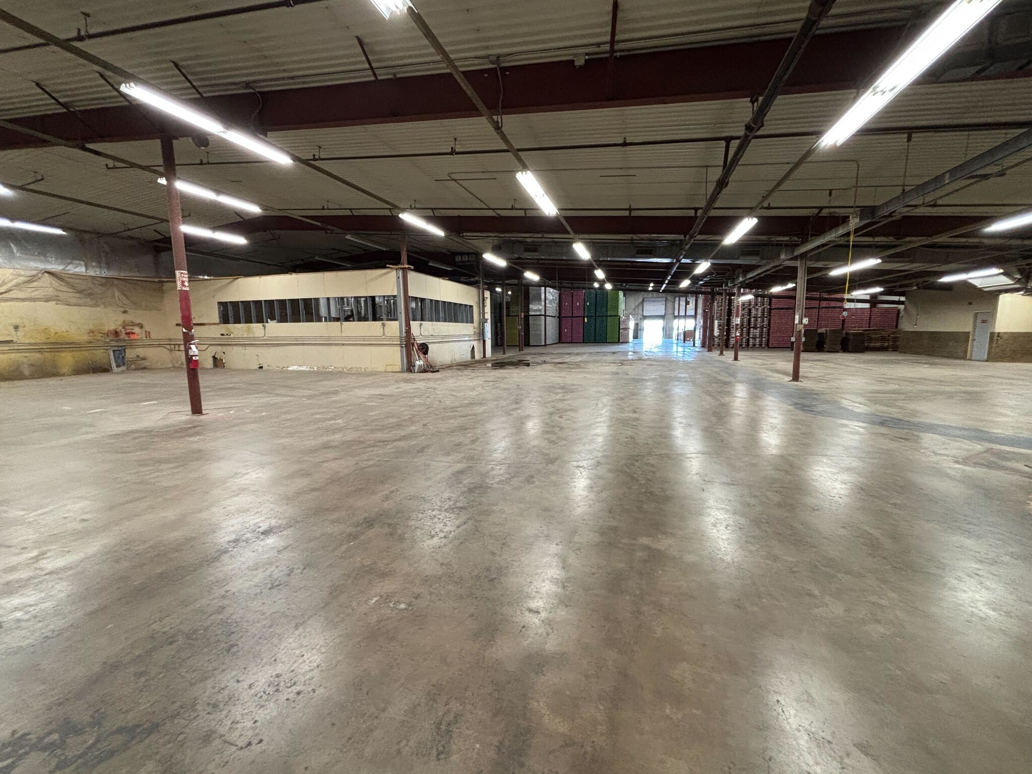 500 S 59th Ave, Duluth, MN for lease Interior Photo- Image 1 of 14