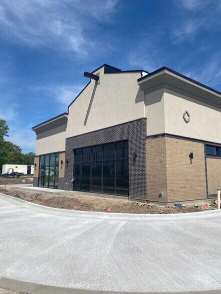 1808 Washington St, Pella, IA for sale - Building Photo - Image 1 of 1