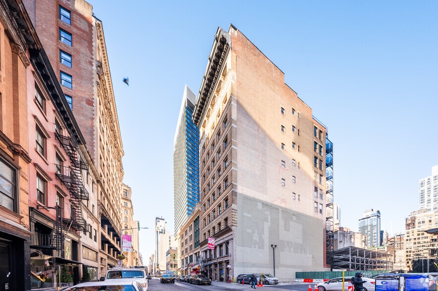 13-15 W 28th St, New York, NY for lease - Building Photo - Image 2 of 4