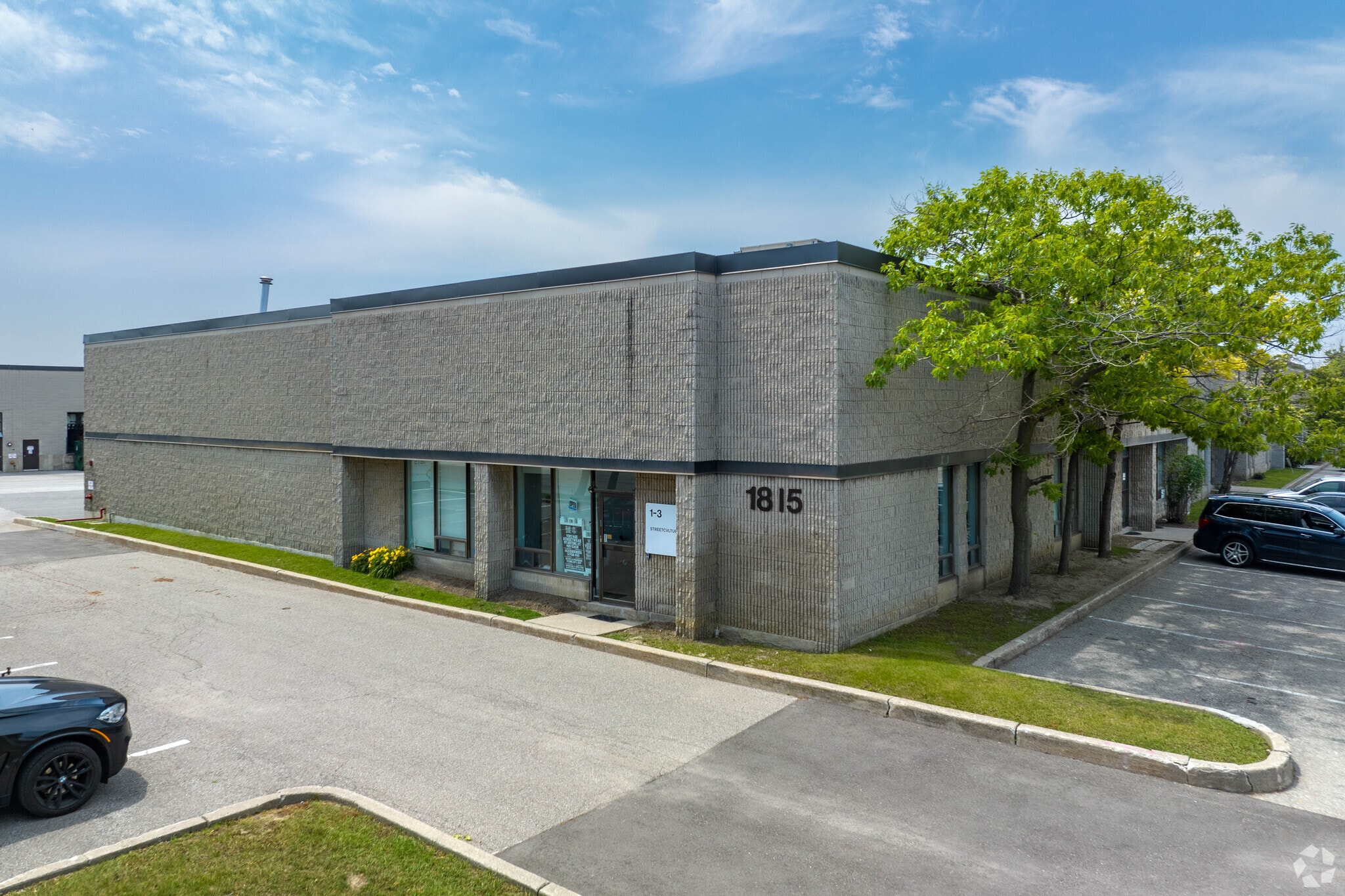 1815 Meyerside Dr, Mississauga, ON for lease Primary Photo- Image 1 of 5