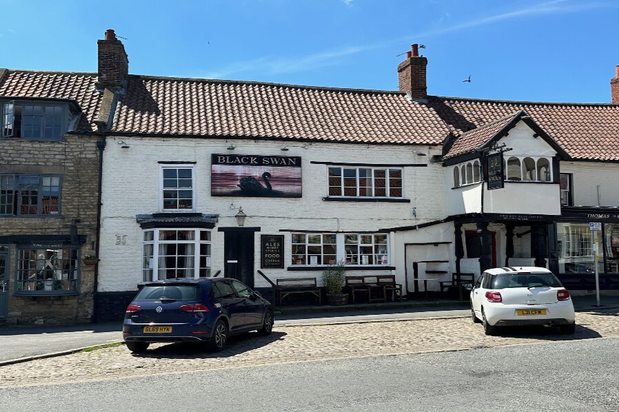 11 Market Pl, Kirkbymoorside for sale Building Photo- Image 1 of 8