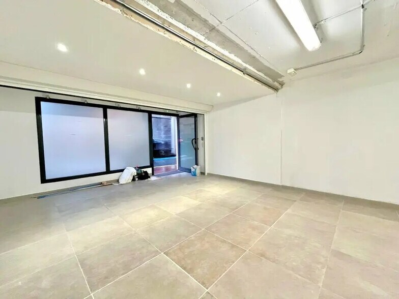 Retail in Cannes for sale - Building Photo - Image 2 of 6