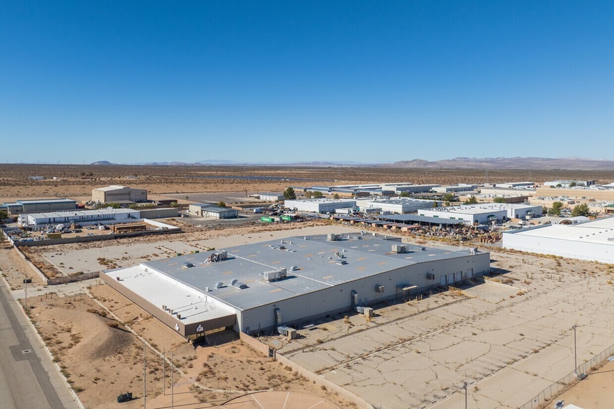 9400 Holly Rd, Adelanto, CA for lease - Building Photo - Image 2 of 11