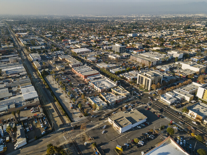 8236 - 8276 Firestone, Downey, CA 90241 - Downey Gateway | LoopNet