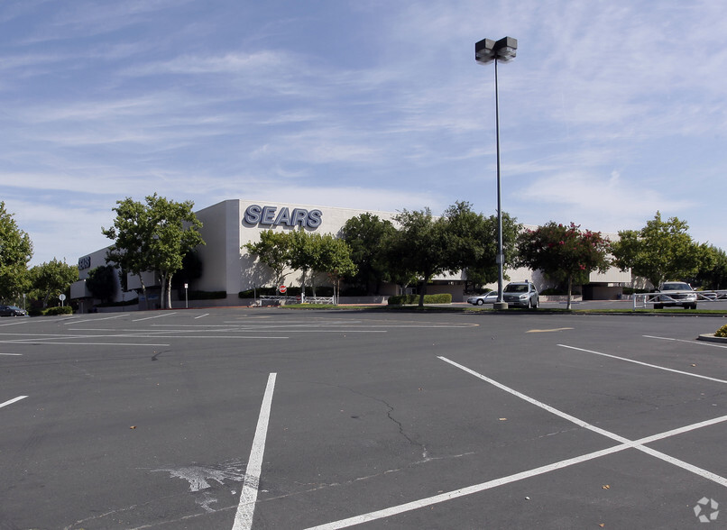 5900 Sunrise Mall, Citrus Heights, CA for sale - Building Photo - Image 2 of 17