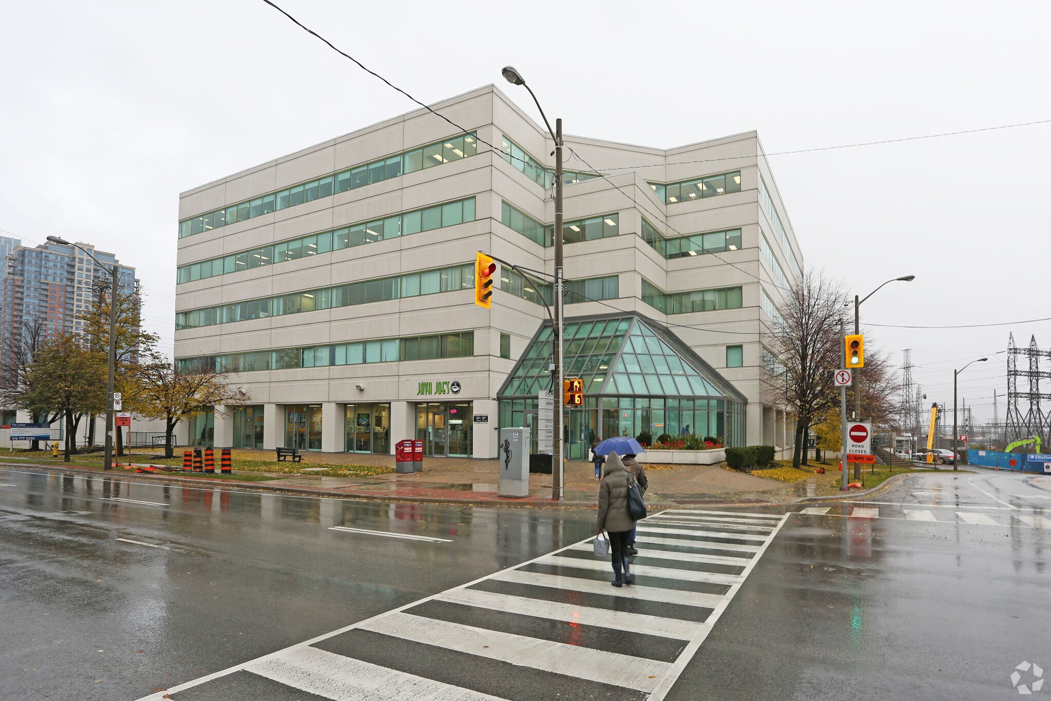 5353 Dundas St W, Toronto, ON M9B 6H8 Dundas Kipling Centre