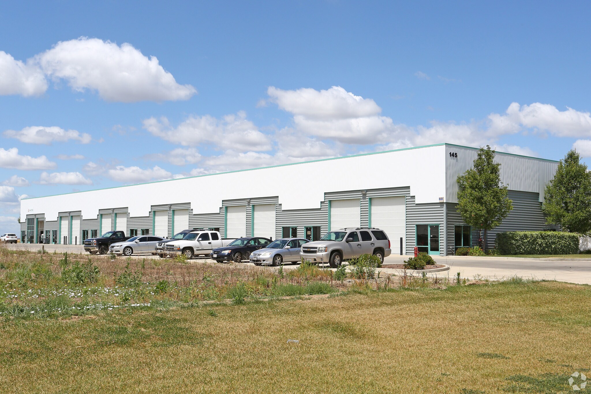 145 Hawk Dr, Merced, CA for sale Primary Photo- Image 1 of 1