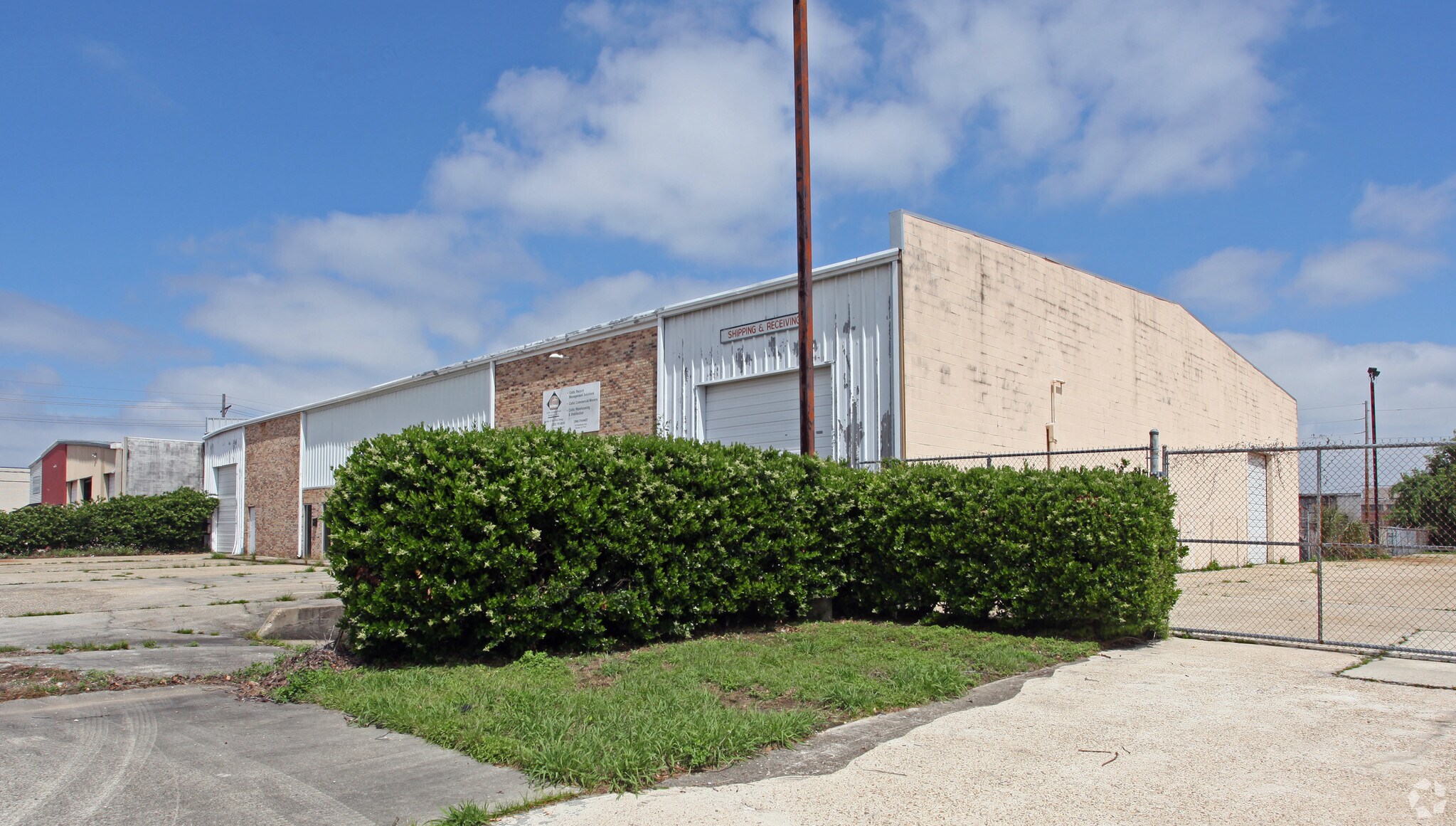 921-923 Distributors Row, Jefferson, LA for sale Primary Photo- Image 1 of 1
