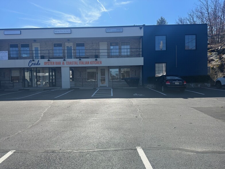 266 Putnam Pike, Smithfield, RI for lease - Building Photo - Image 2 of 14