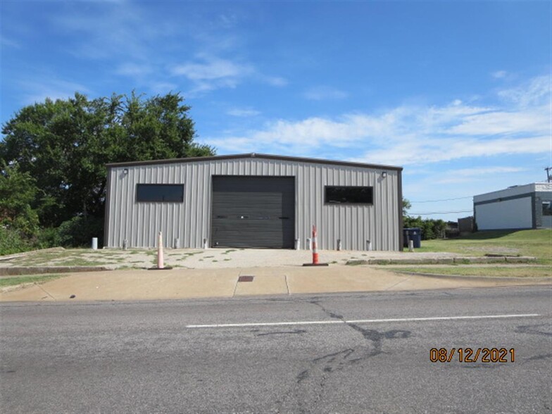 1213 NE 23rd St, Oklahoma City, OK for sale - Building Photo - Image 1 of 1