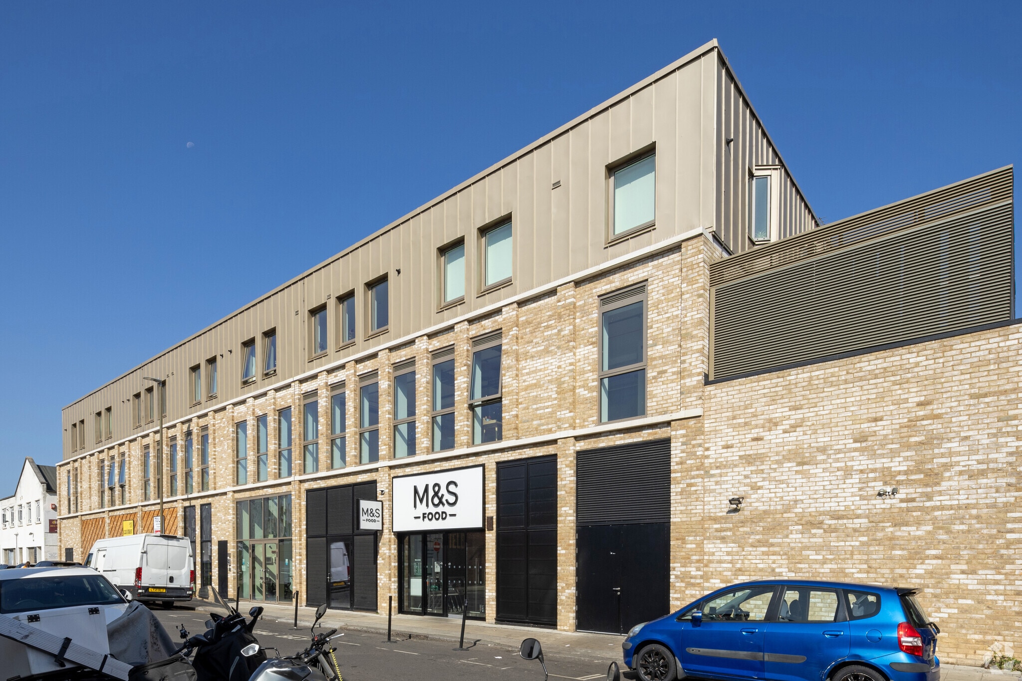 150a-170 Penwith Rd, London for lease Primary Photo- Image 1 of 3