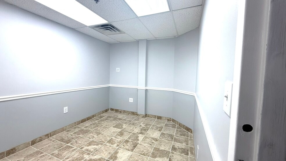 561 Cranbury Rd, East Brunswick, NJ for sale - Building Photo - Image 2 of 41