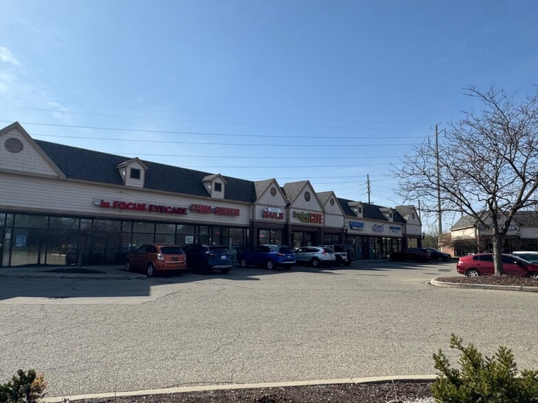 Wayne Plaza portfolio of 2 properties for sale on LoopNet.com - Building Photo - Image 2 of 10