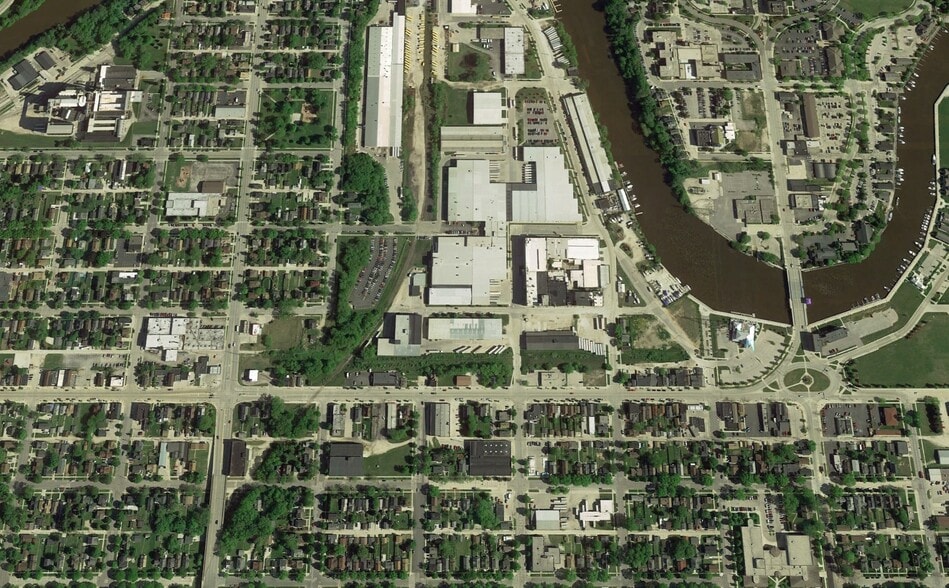 1205 Illinois Ave, Sheboygan, WI for sale - Building Photo - Image 2 of 7