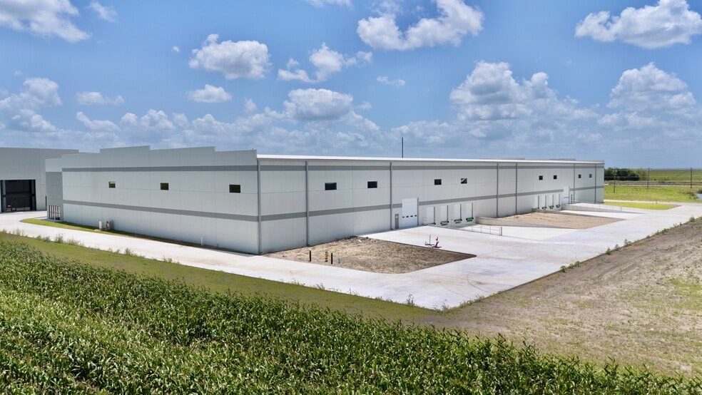 21827 US-79 Hwy, Taylor, TX for sale - Building Photo - Image 3 of 5