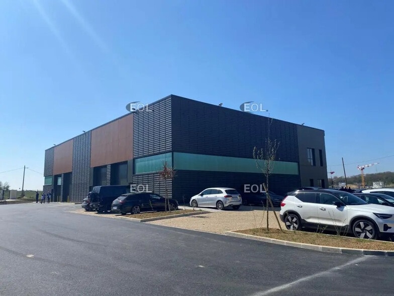 Flex in for lease - Building Photo - Image 2 of 5