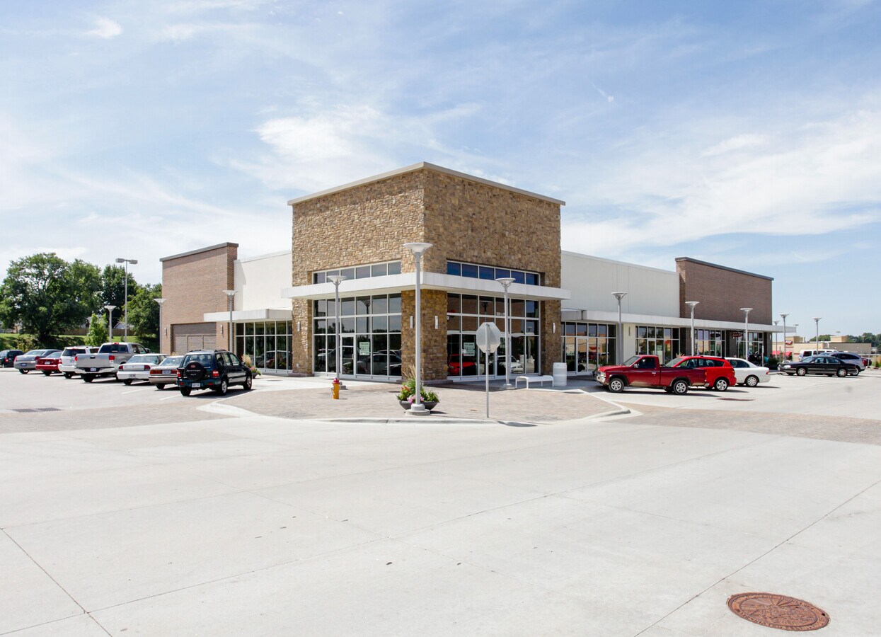 Jason's Deli, Omaha, NE 68137 PAD to Super Target Dominant Retail