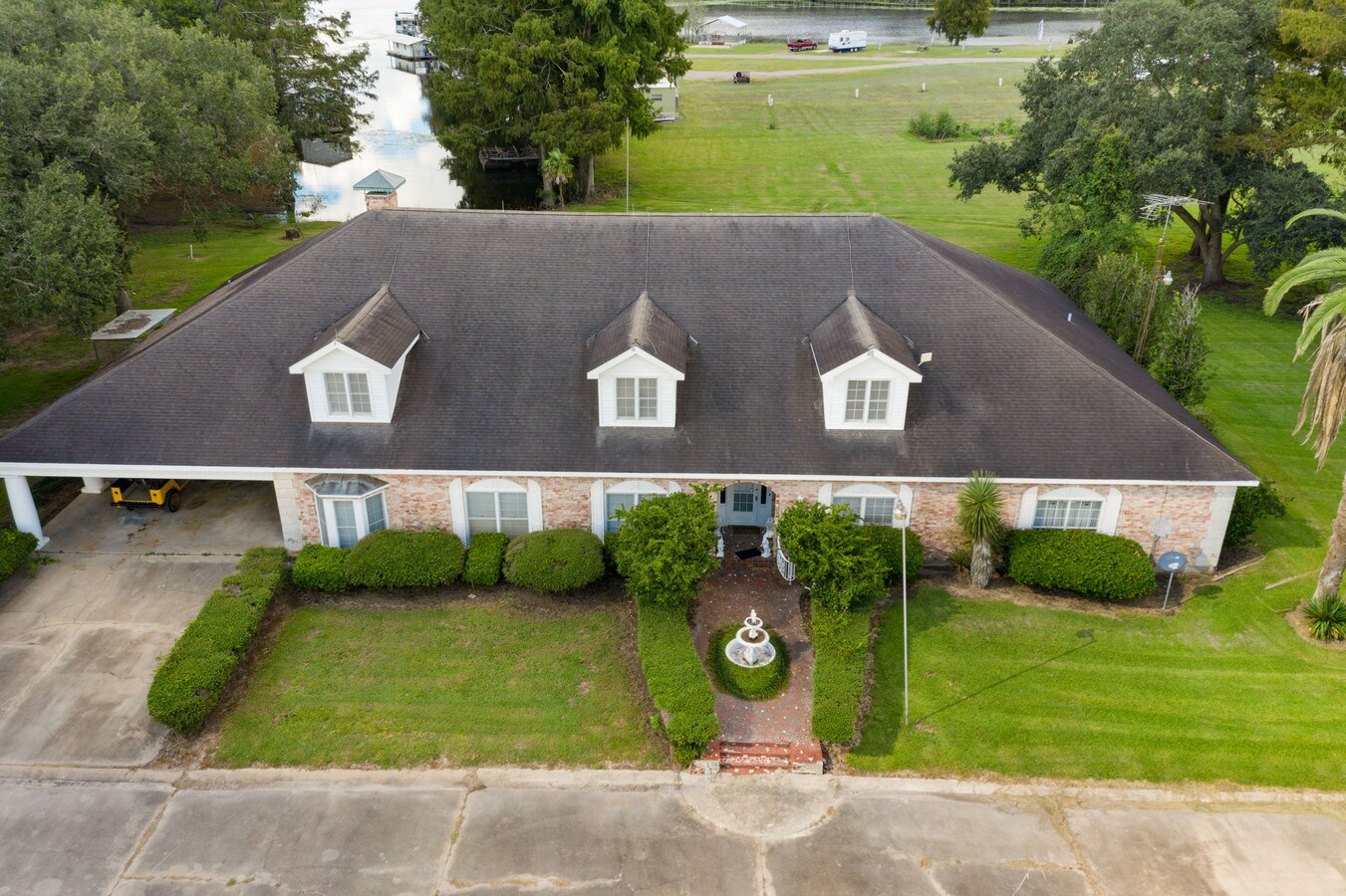 40522 E Lakeshore Rd, Gueydan, LA 70542
