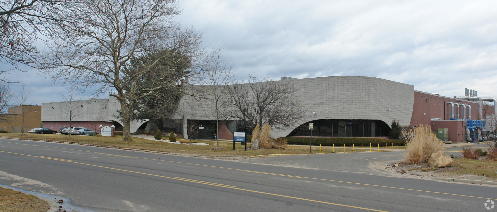 75 Adams Ave, Hauppauge, NY for lease Building Photo- Image 1 of 7