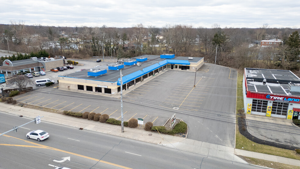 6370 York Rd, Cleveland, OH for lease - Building Photo - Image 3 of 5