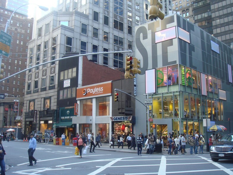 720 Lexington Ave, New York, NY for sale - Building Photo - Image 3 of 5